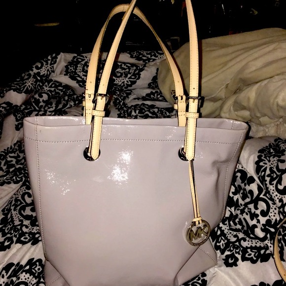 Michael Kors Handbags - MK bag